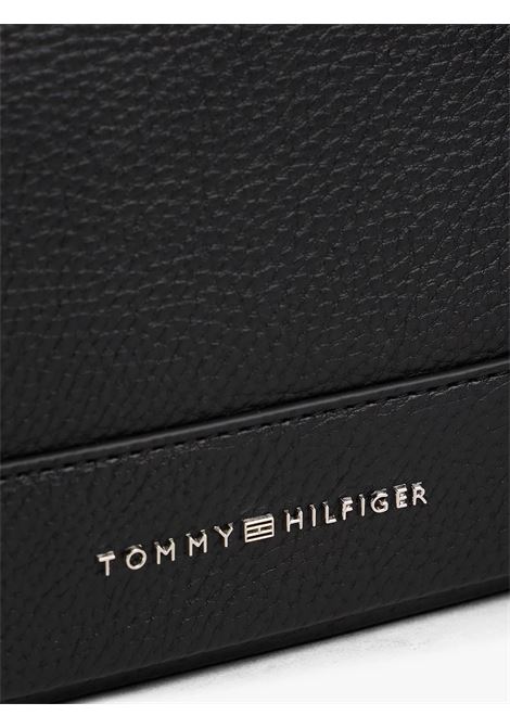 Borsa reporter zigrinata con tracolla Nero TOMMY HILFIGER | AM0AM13635BDS